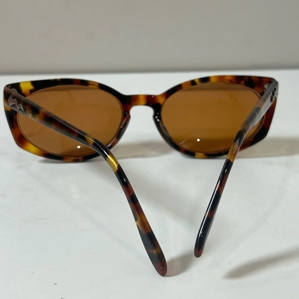 Elegant Suncatchers Sustainable Tortoise Shell Sunglasses